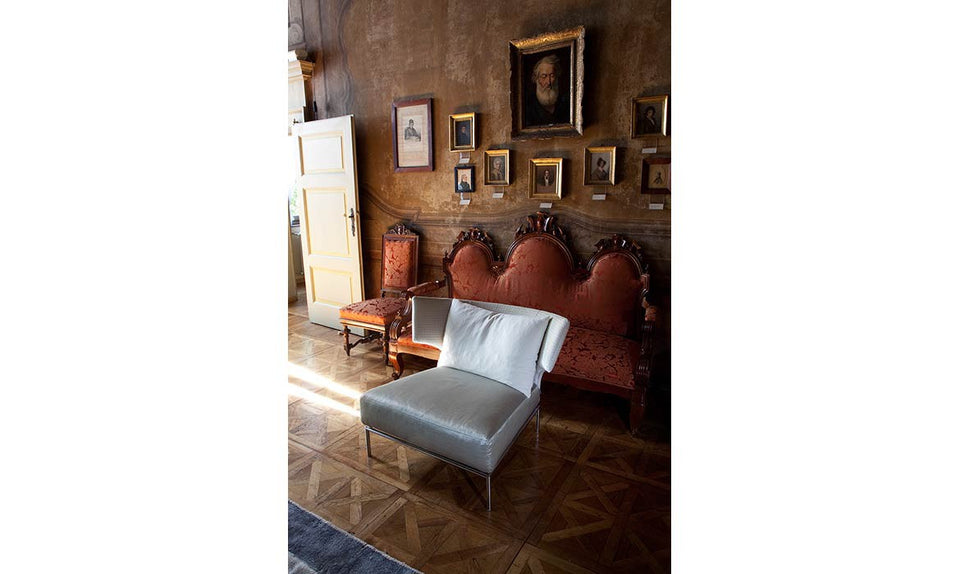 Abbraccio Chair.
