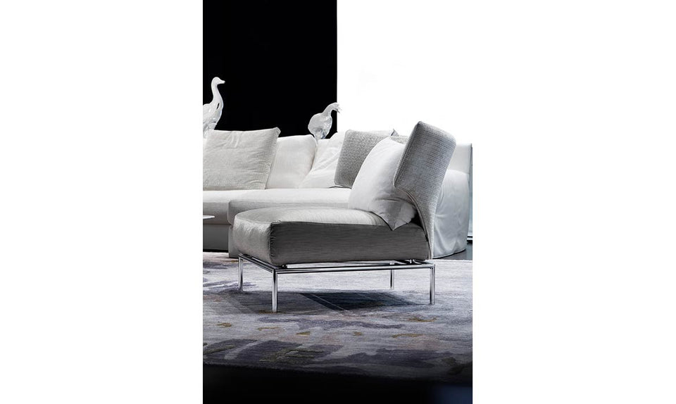 Abbraccio Chair.