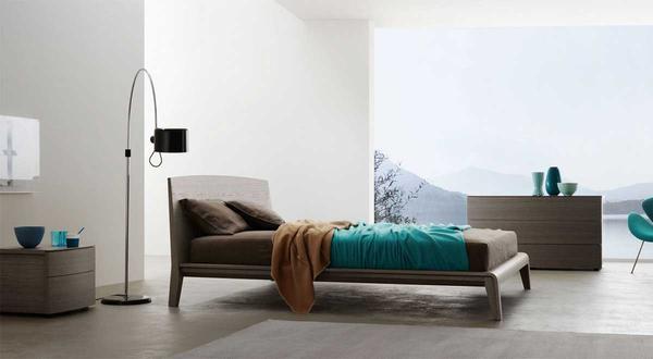 Cloe Bed.