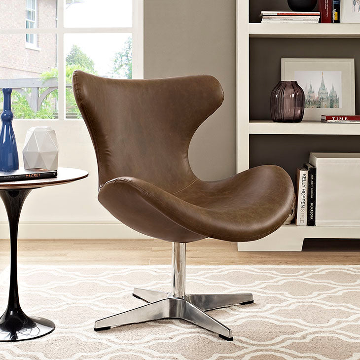HELM LOUNGE CHAIR IN BROWN.