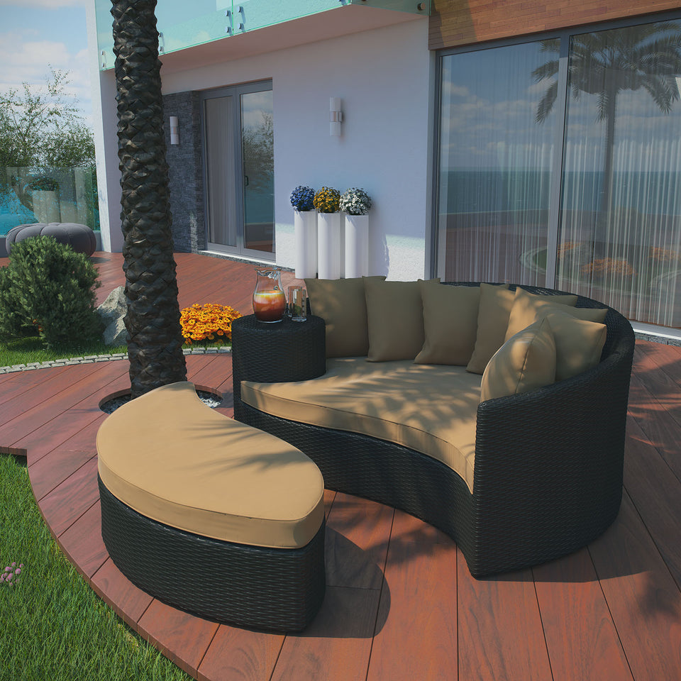 Taiji Outdoor Patio Wicker Daybed.