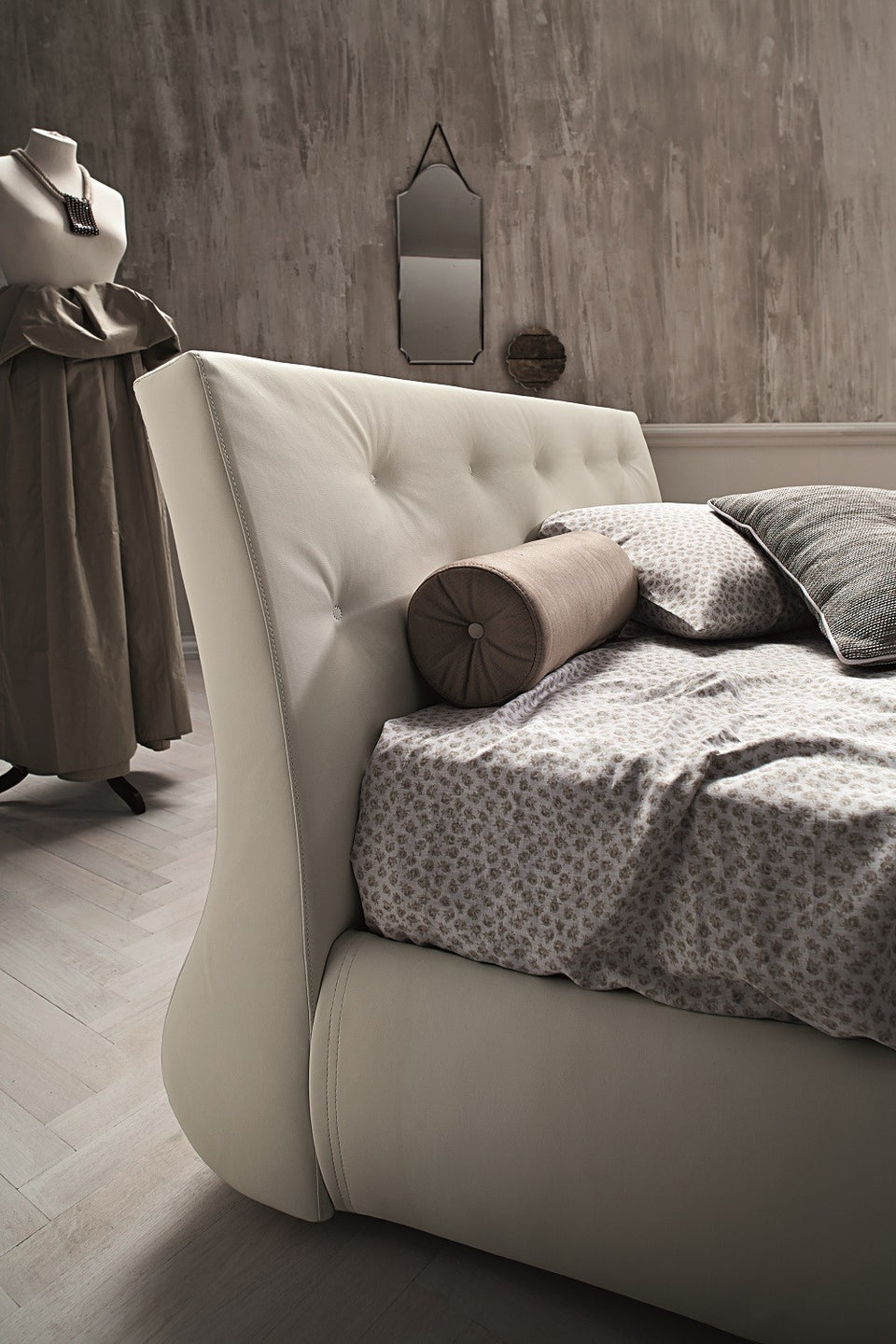 Gap Storage Bed.