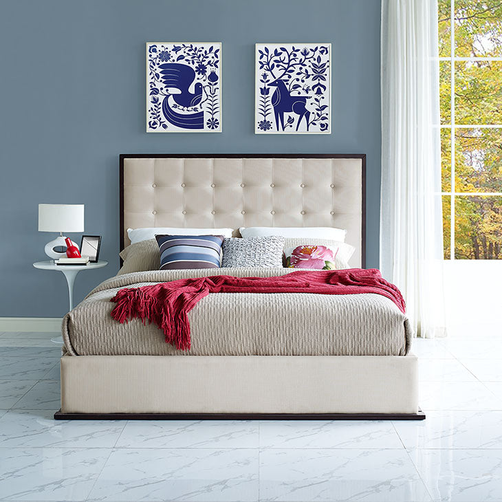 MADELINE QUEEN UPHOLSTERED FABRIC BED.