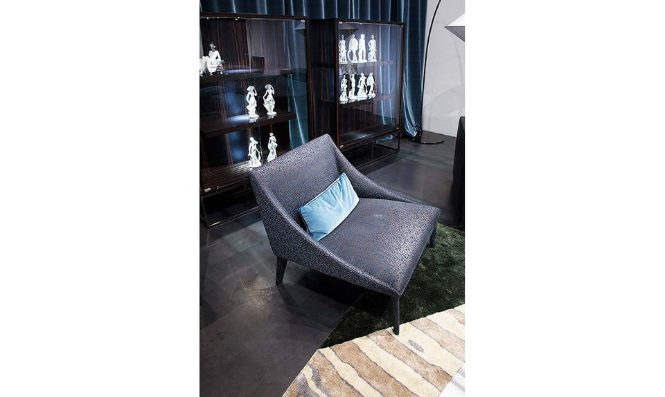 Petalo Chair.