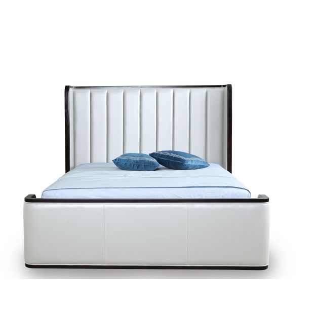 Kingdom Full-Size Bed in Cream