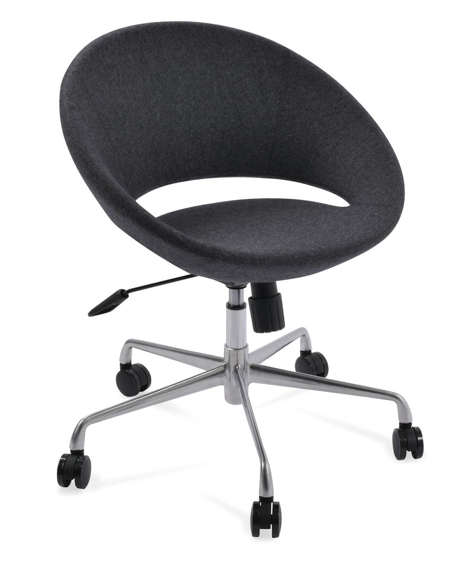 Crescent Large Seat  Lounge Swivel  4 Star Chair.