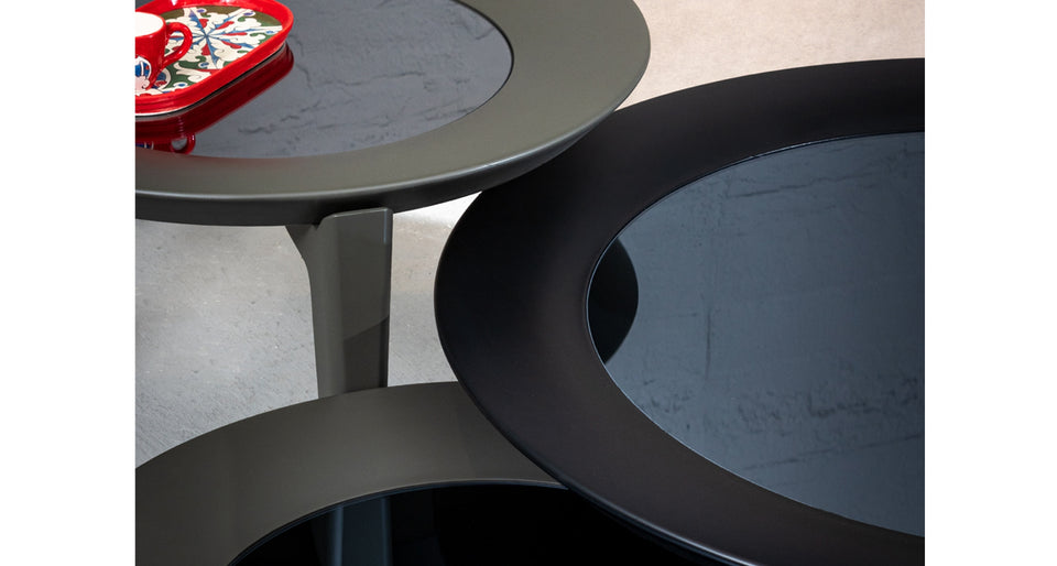 coffee table - detail view