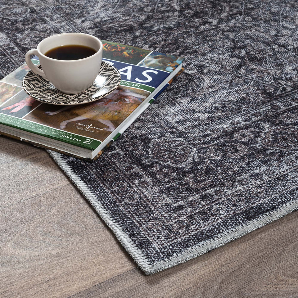 Valerie Distressed Persian Newburg Green & Olive Rug