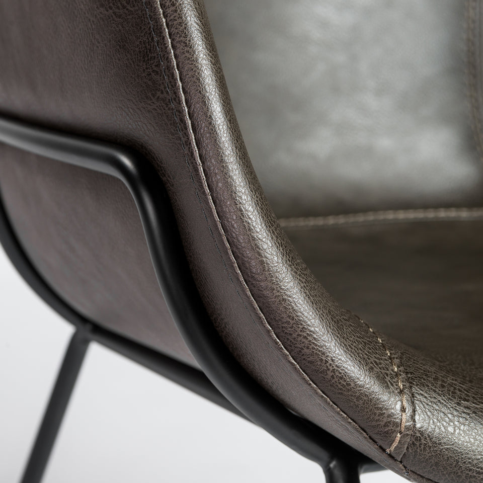 Zach Armchair