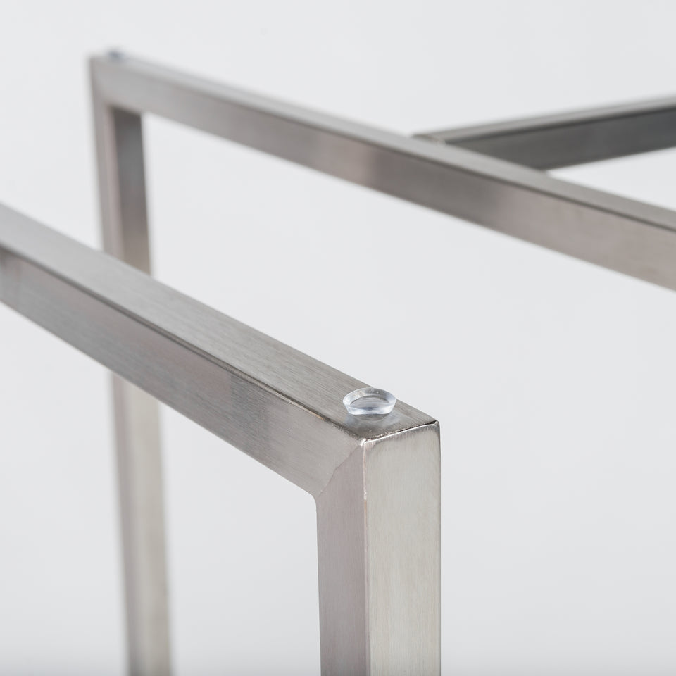 Legend 36" Round Table