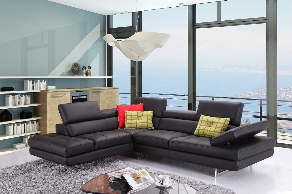 A761 Italian Leather Sectional in Black