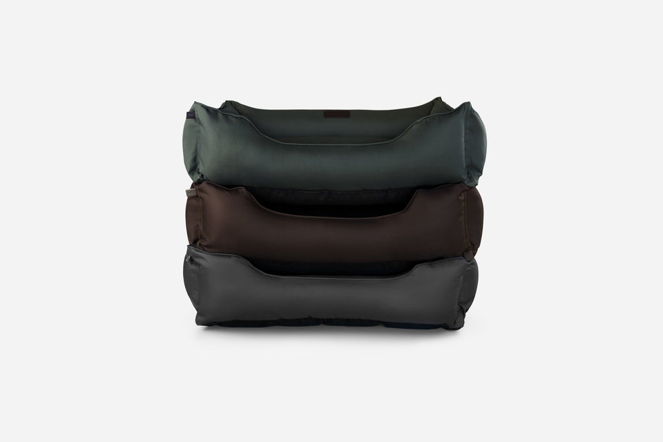 Chester & Lee | Waterproof Sleeper Dog Bed Gray
