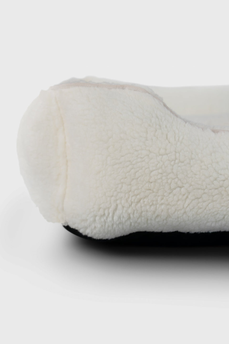 Chester & Lee | Furry Sleeper Dog Bed Beige