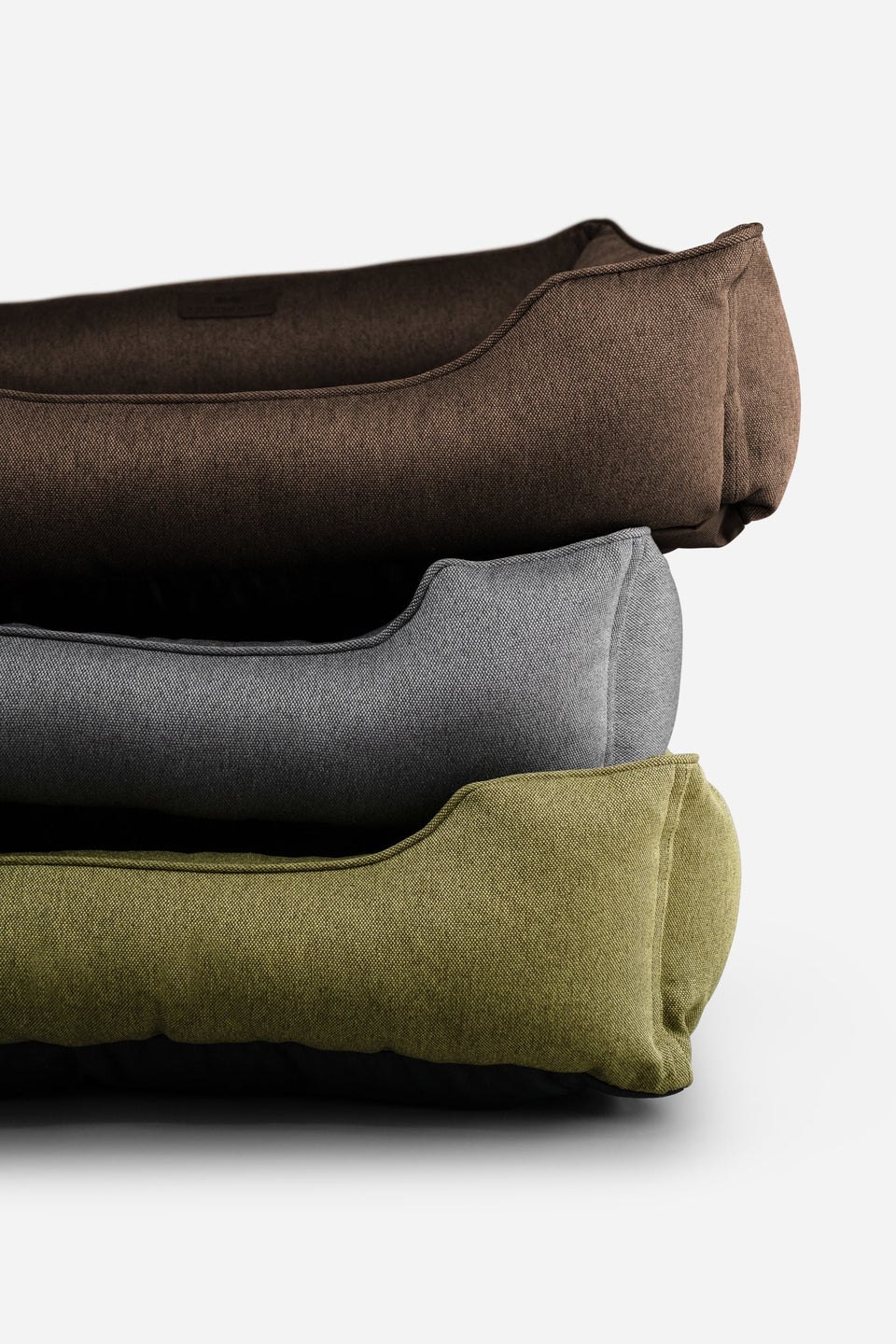 Chester & Lee | Cotton Sleeper Dog Bed Brown