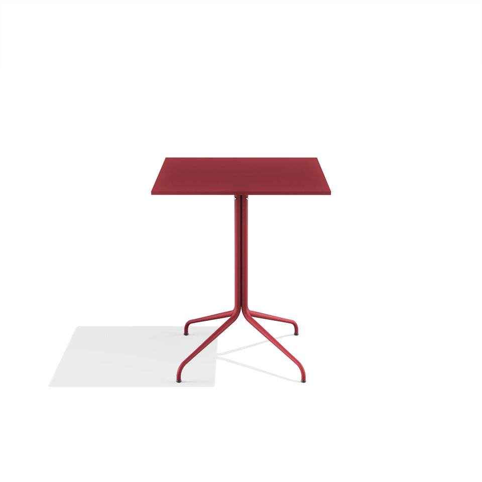 outdoor table - lifestyle setting