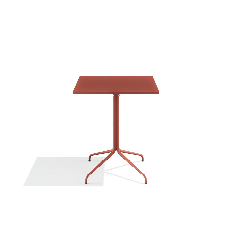 outdoor table - close-up detail