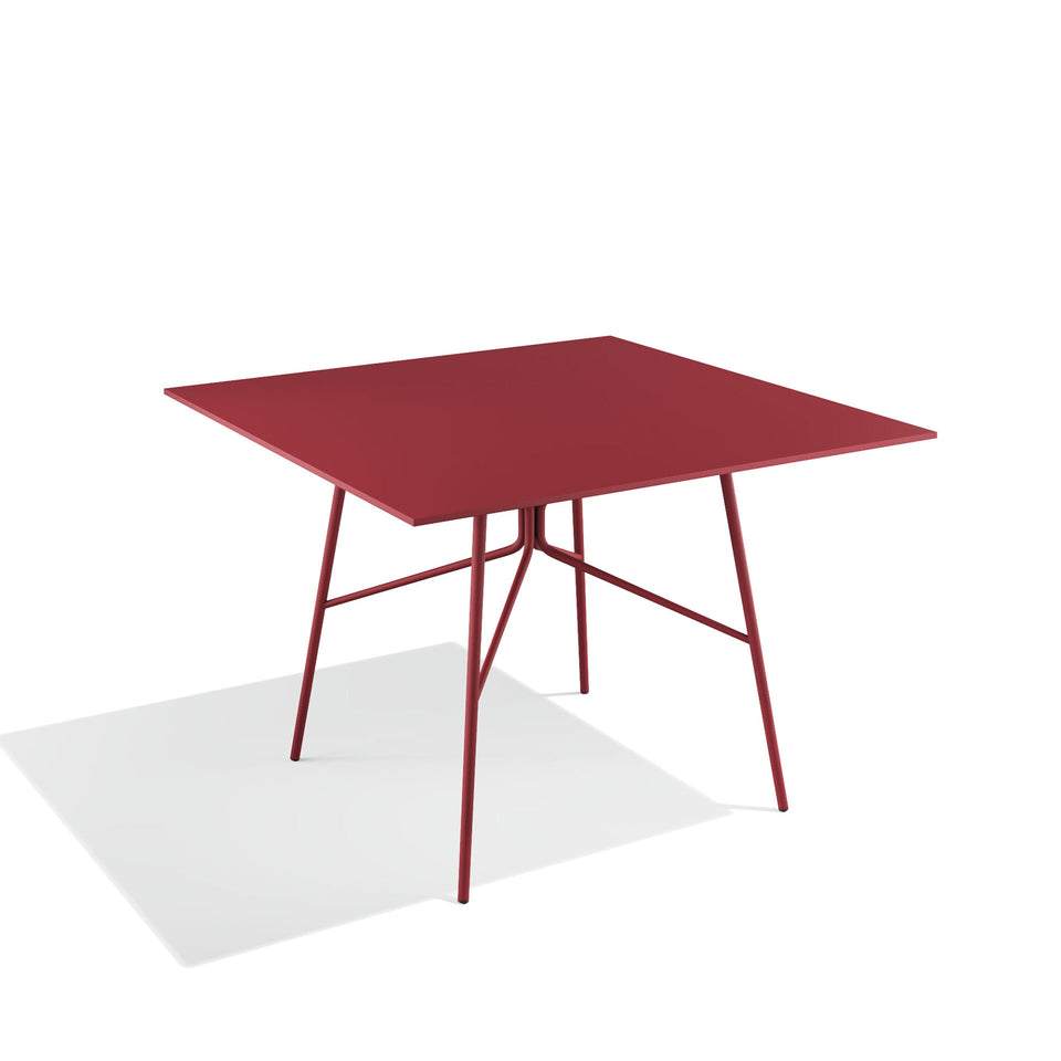 outdoor table - lifestyle setting