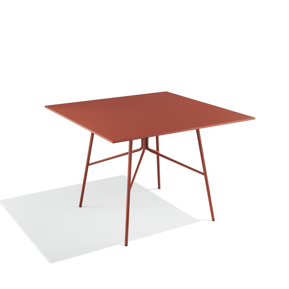 outdoor table - close-up detail