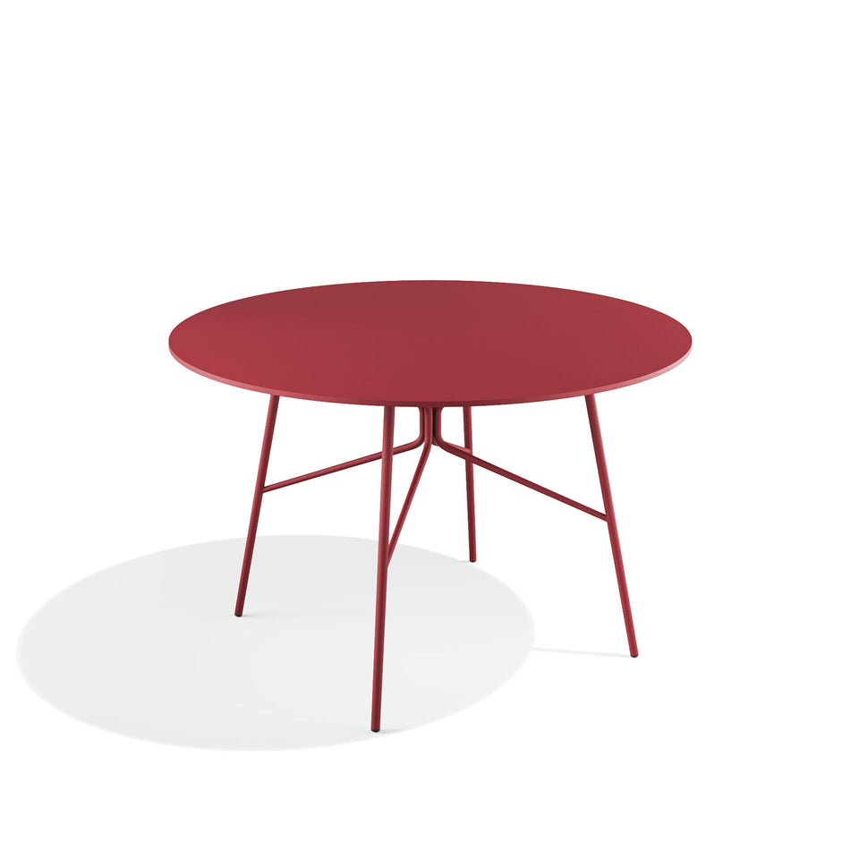 outdoor table - lifestyle setting