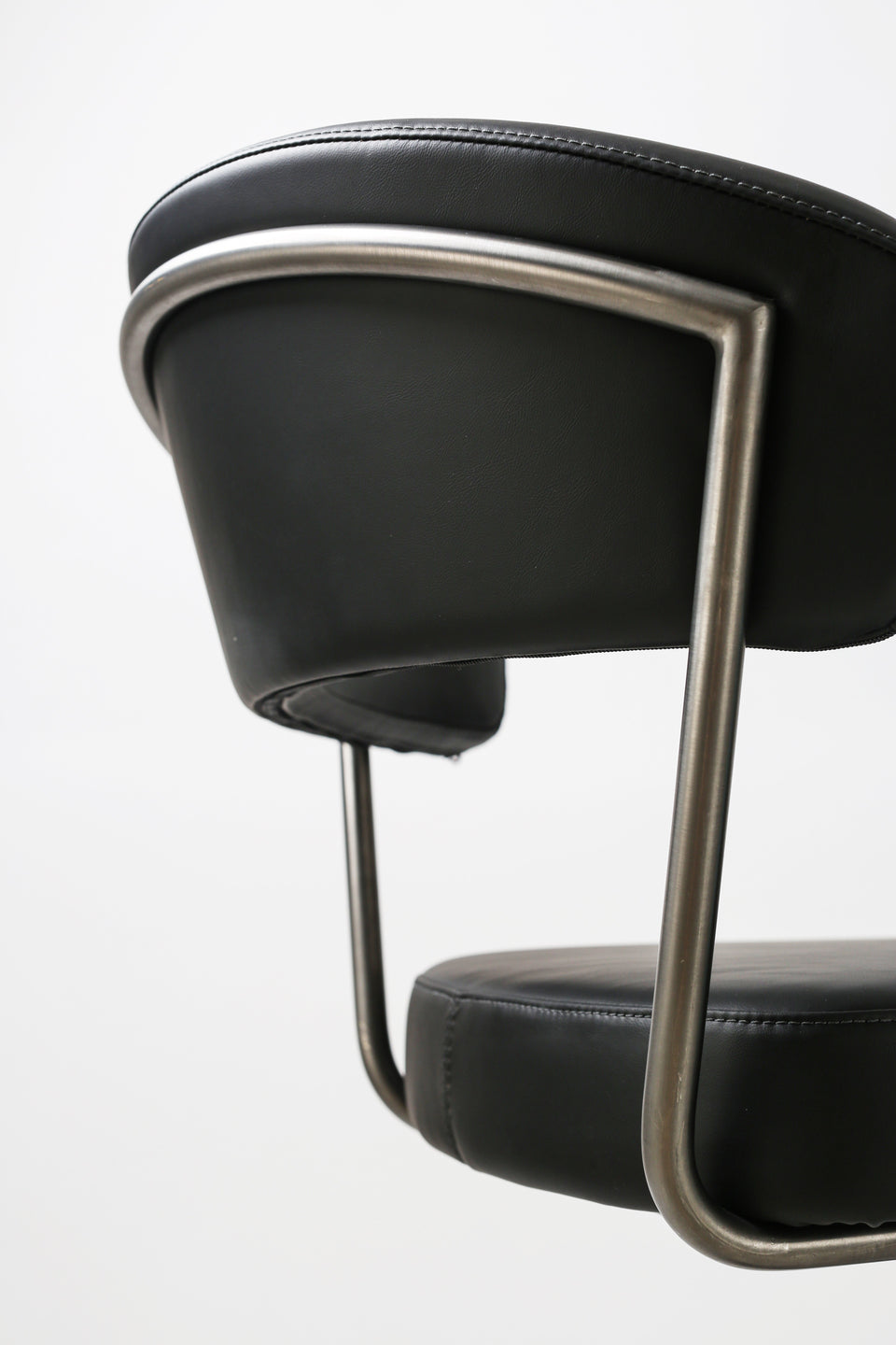 K C218A-930 Black Barstool