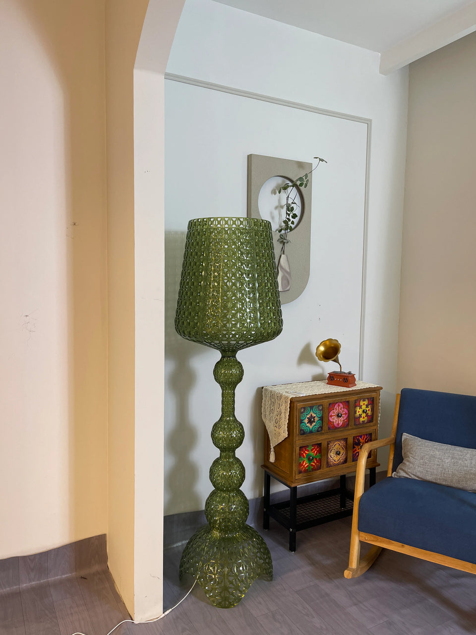 Simple Kabuki Acrylic Floor Lamp