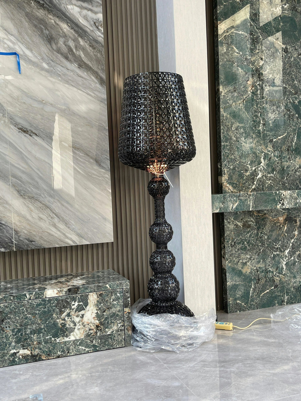 Simple Kabuki Acrylic Floor Lamp
