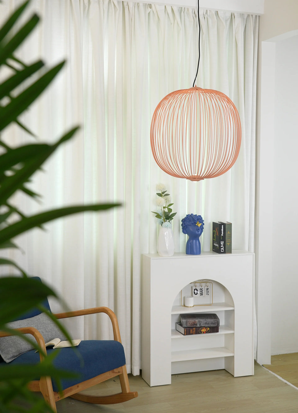 Lightweight Spokes Shaped Pendant Lamp