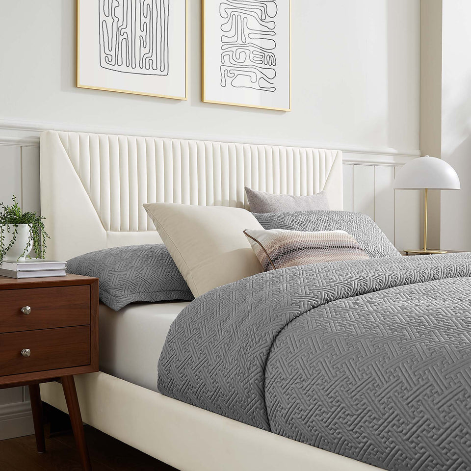 Yasmine Channel Tufted Performance Velvet Platform Bed With Wood and Gold Legs by Modway