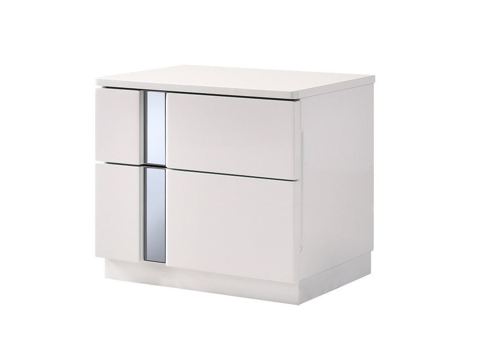 bedroom set - lifestyle setting