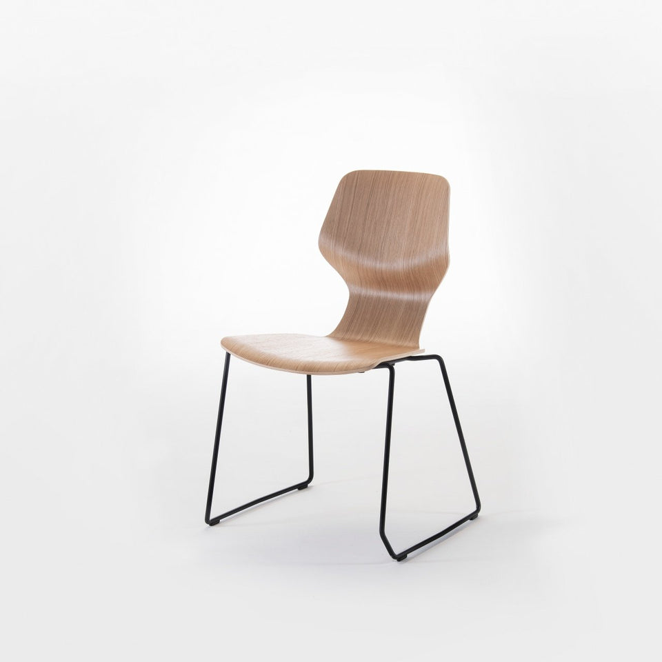 Oblikant Chair