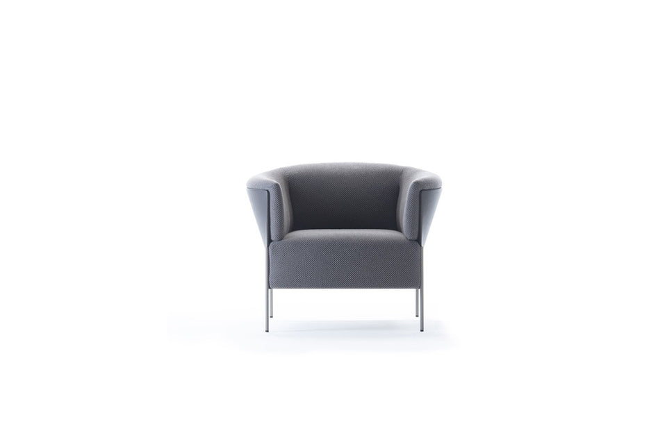 Omnia Armchair