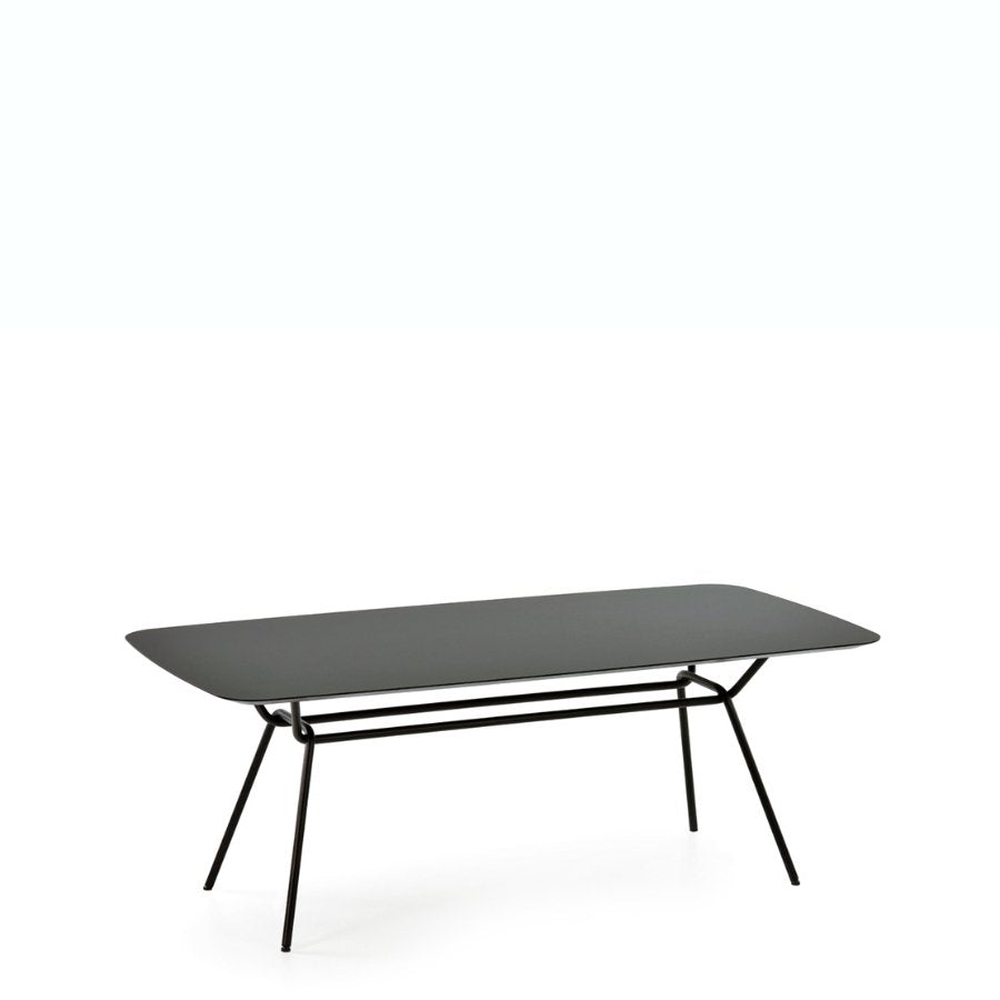 Strain Outdoor Table