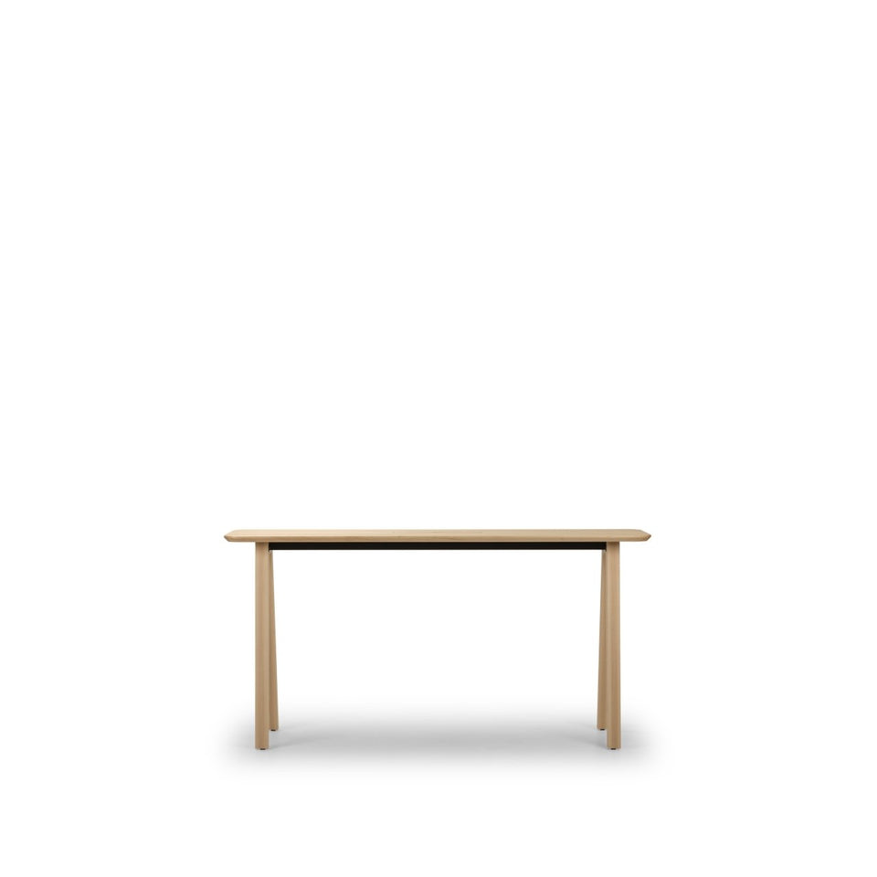 E-Quo High Table