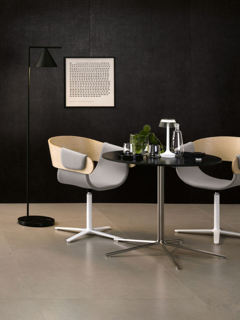 Kay Swivel Pedestal Chair