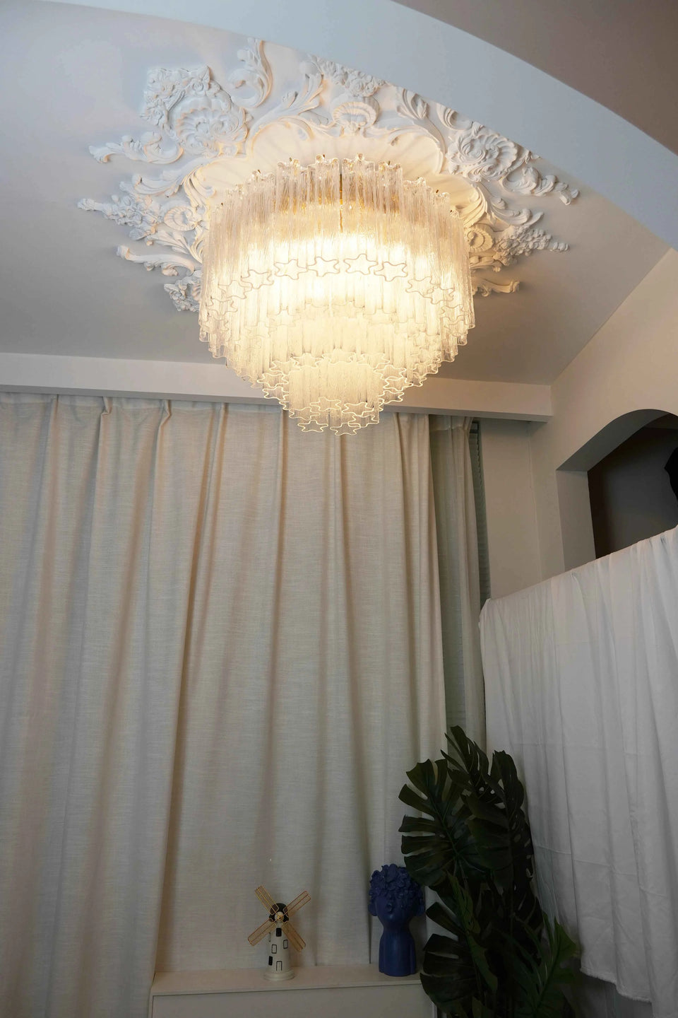 Transparent glass ceiling light - detail view