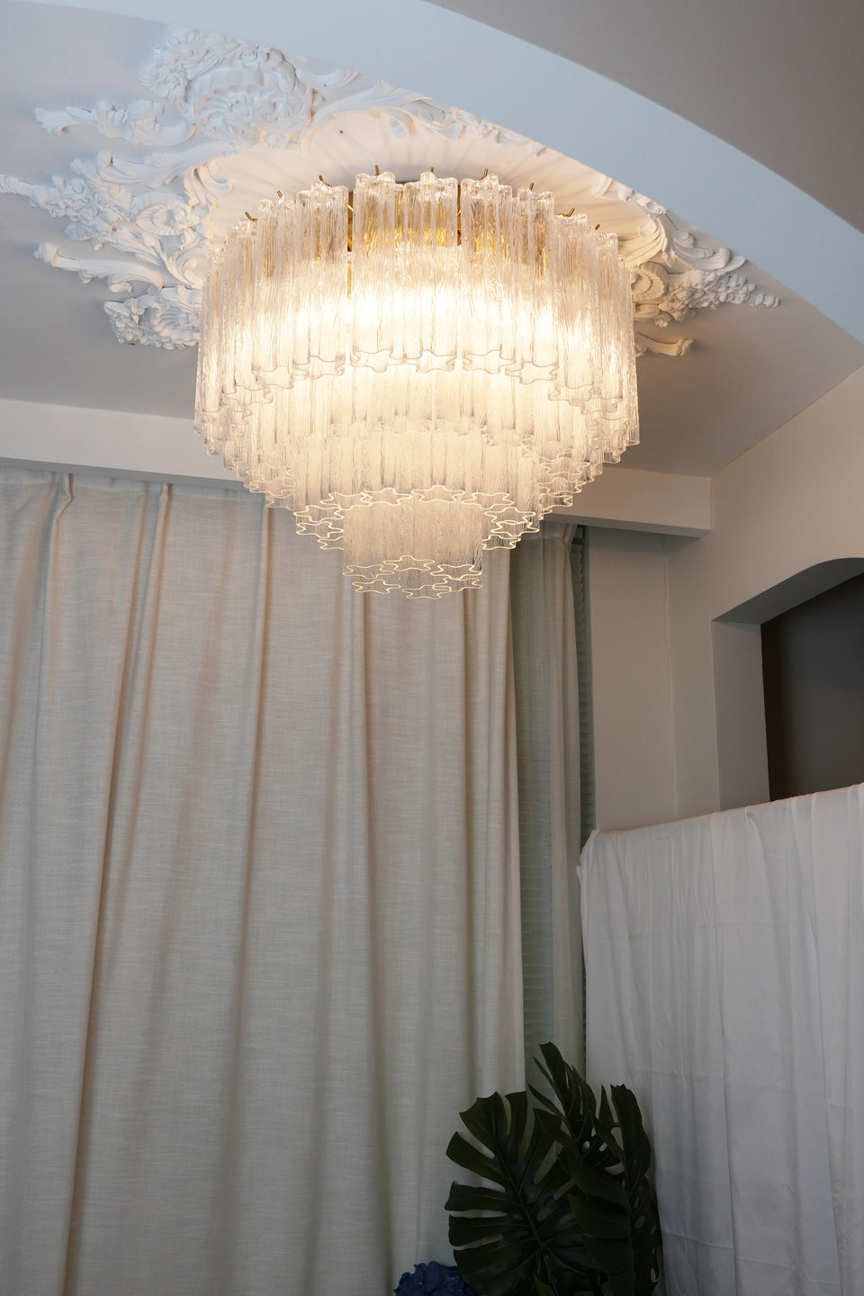 Transparent glass ceiling light - lifestyle setting