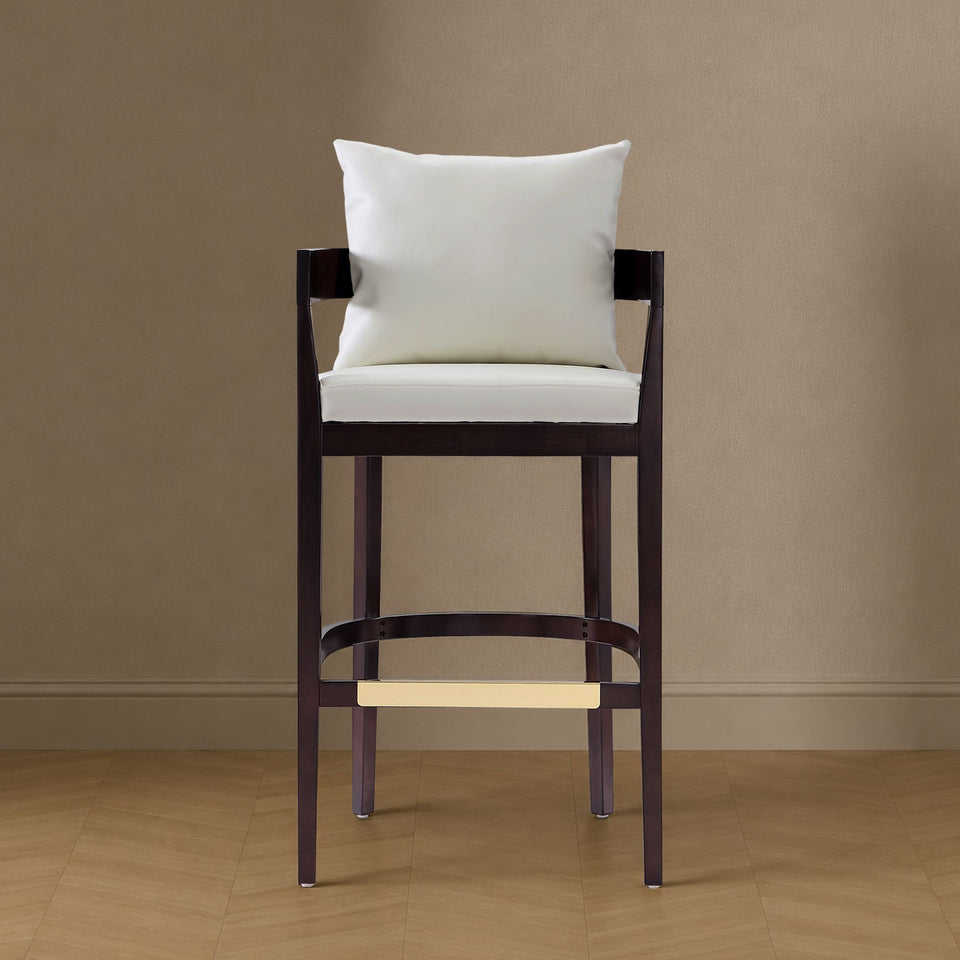 Ritz in Ivory - lifestyle   front 1