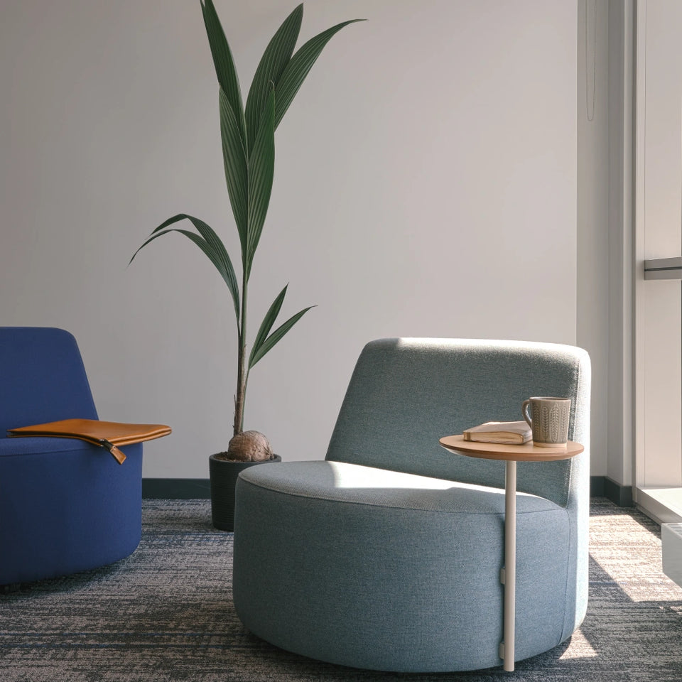 Bold Mobile Lounge Chair With Side Table