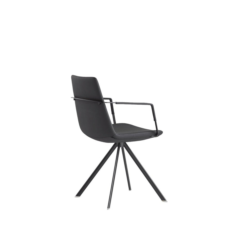 Pera Ellipse Armchair