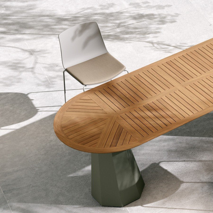 Tori Oval Outdoor Table
