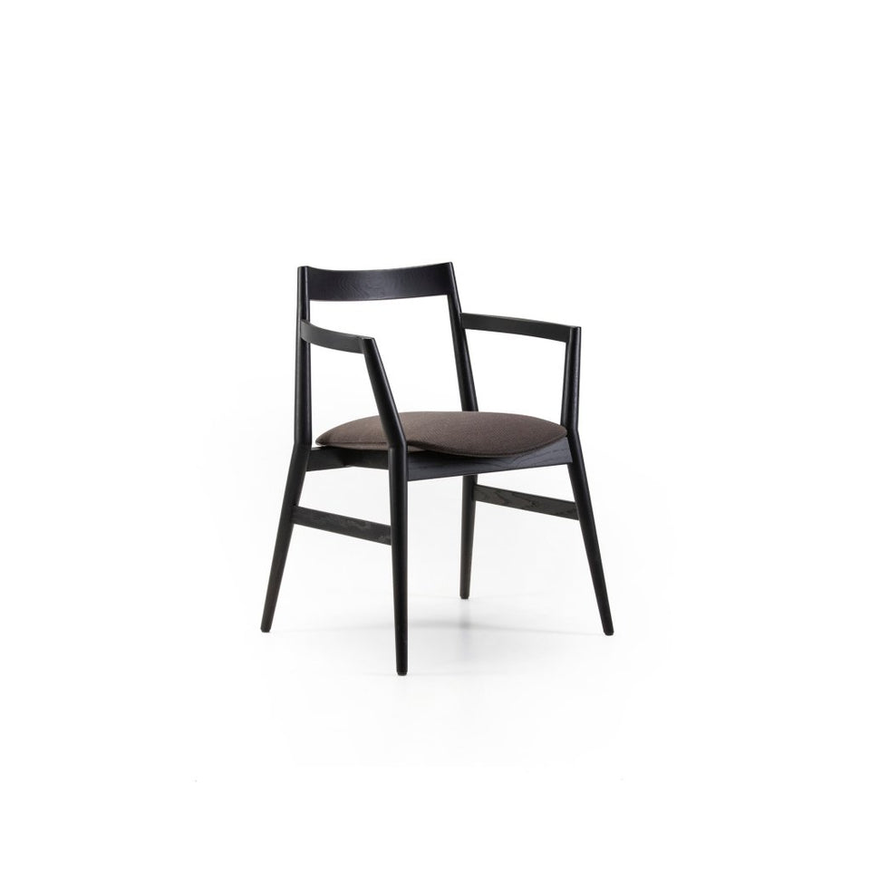Dobra Chair