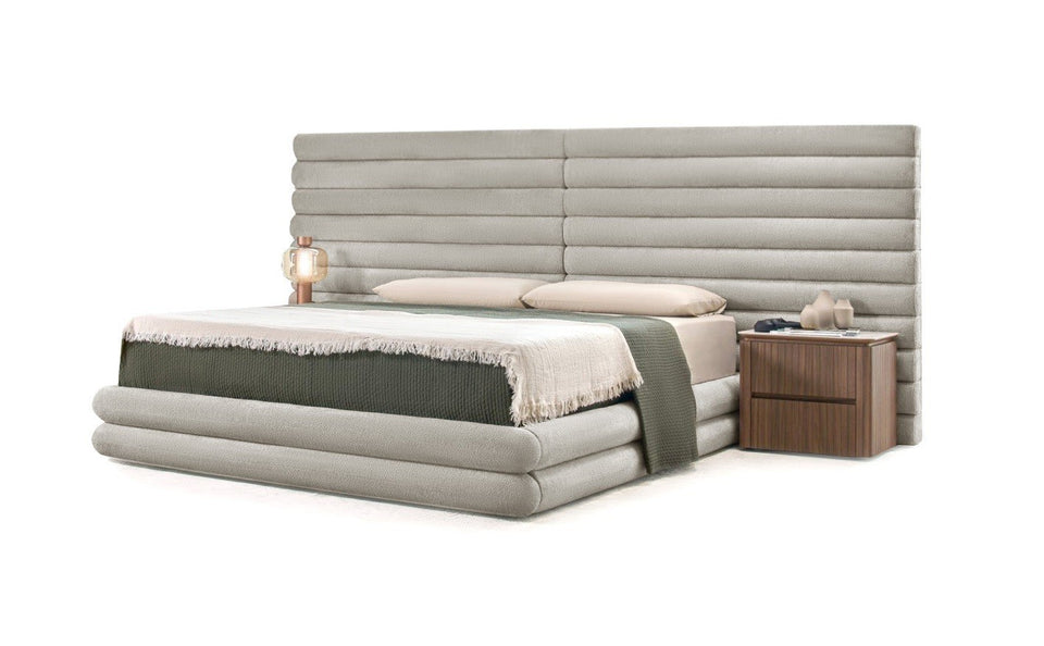 Maison Luxe Bed