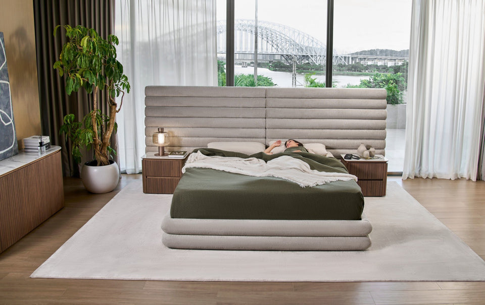 Maison Luxe Bed