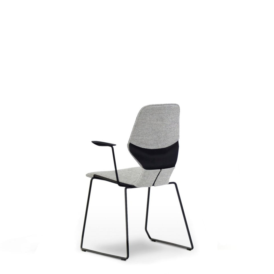 Oblikant Chair