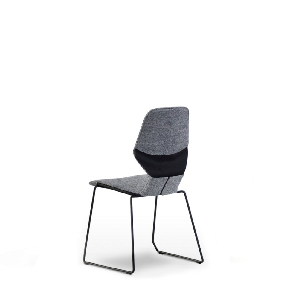 Oblikant Chair