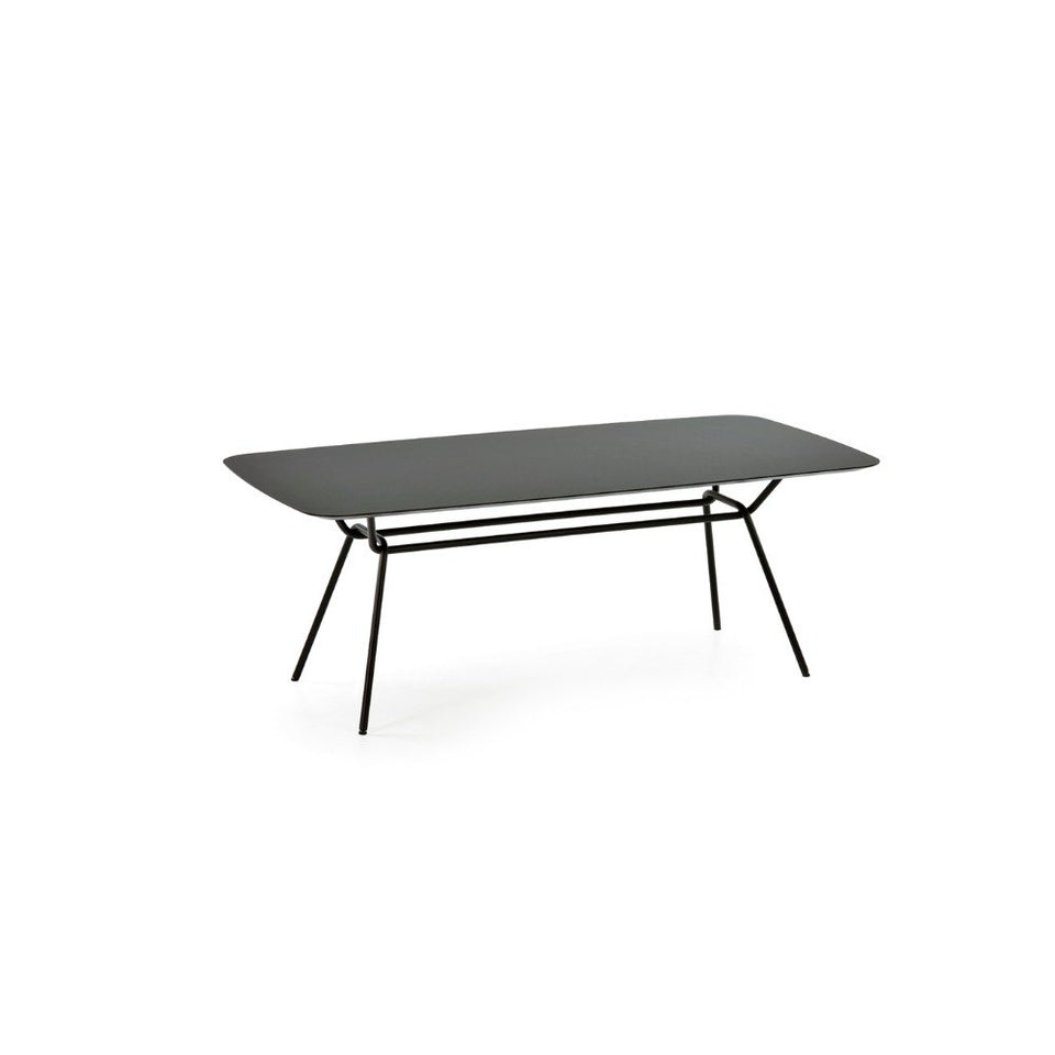 Strain Outdoor Table