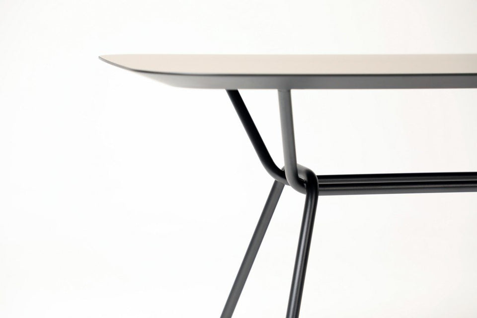Strain Outdoor Table