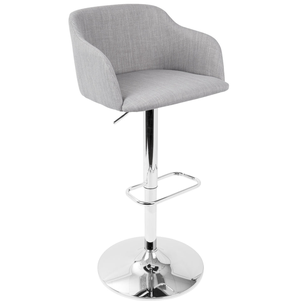 Daniella Barstool.