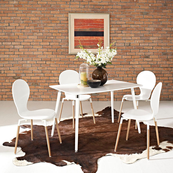 LODE RECTANGLE WOOD DINING TABLE IN WHITE.