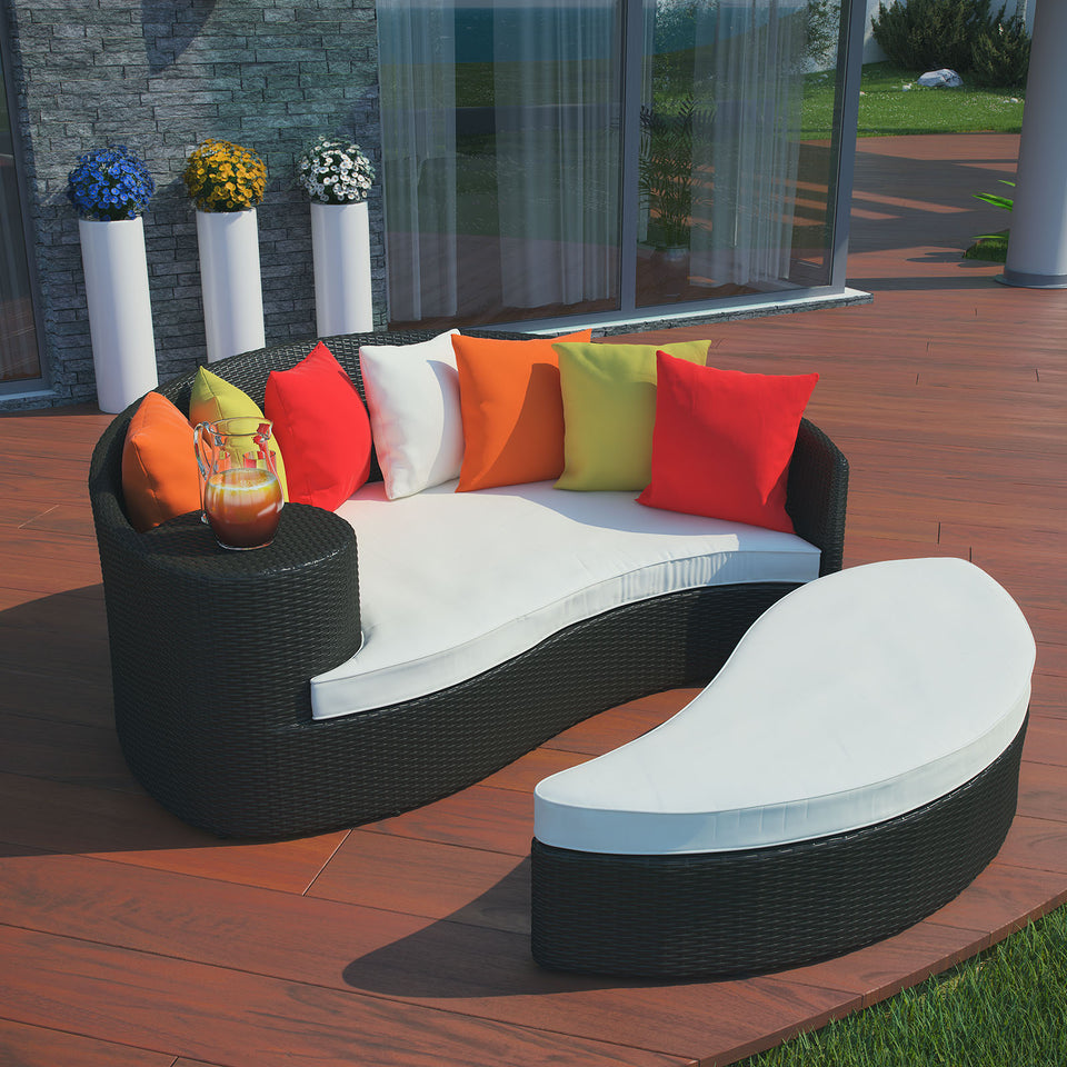 Taiji Outdoor Patio Wicker Daybed.